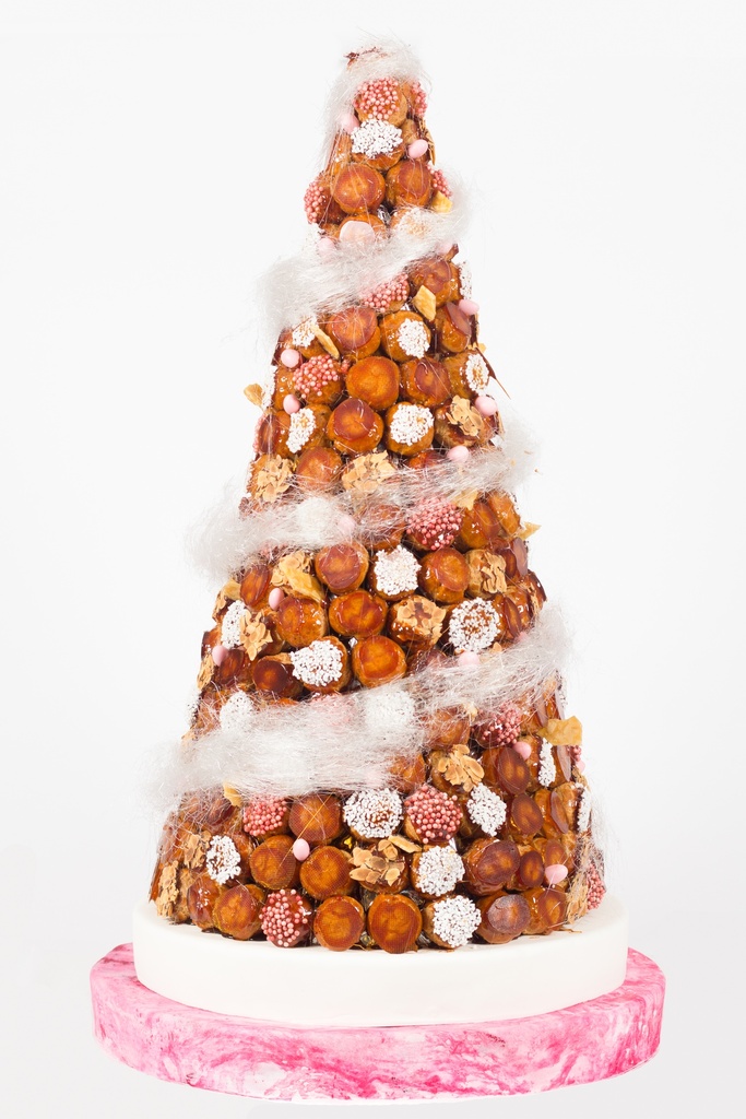 CROQUEMBOUCHE