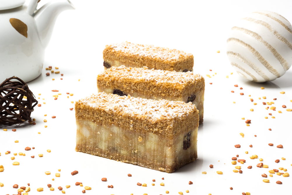 APPLE CRUMBLE SLICE