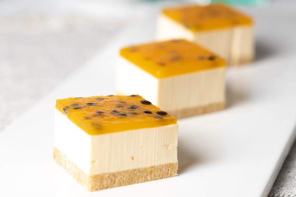 MANGO CHEESECAKE SLICE 47x47 SQUARE, Box 48/1