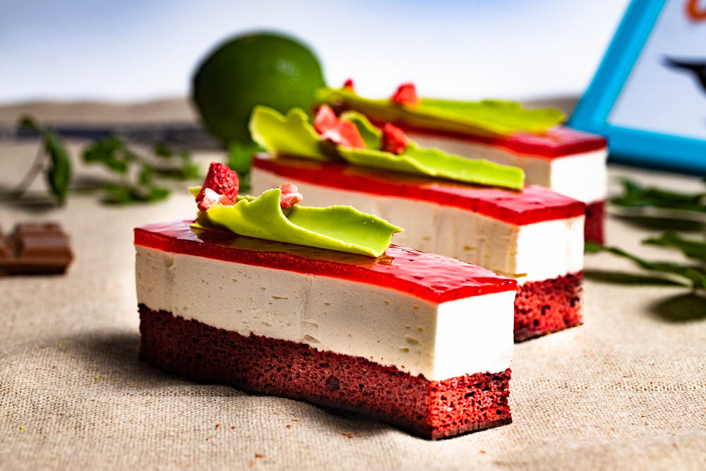 VEGAN STRAWBERRY SLICE 12x3, Box of 6