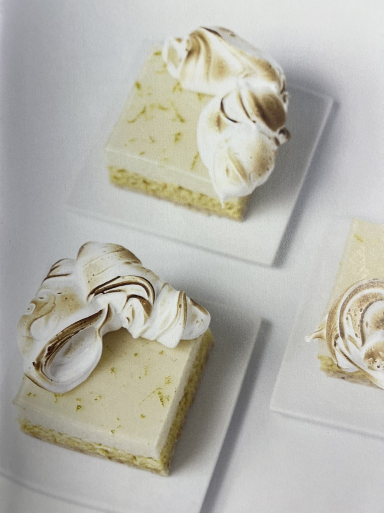 PASSIONFRUIT & MANDARINE MERINGUE SQUARES, VEGAN, 47x47, Frozen, Box 48/1