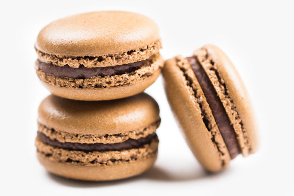 CHOCOLATE MACARON