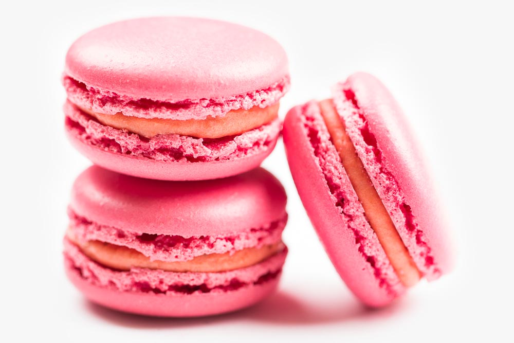 STRAWBERRY MACARON